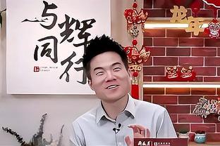 劫后余生，又逢大喜？迪亚斯父亲激动到站立不稳，被人从后扶住